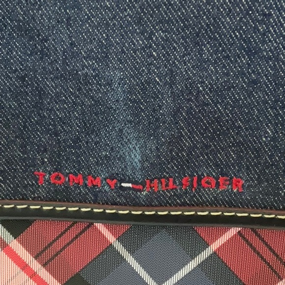 TOMMY HILFIGER CROSSBODY BAG - Picture 2 of 8